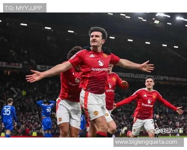 英超球迷热议：曼联新任主帅将如何带领球队重返巅峰？